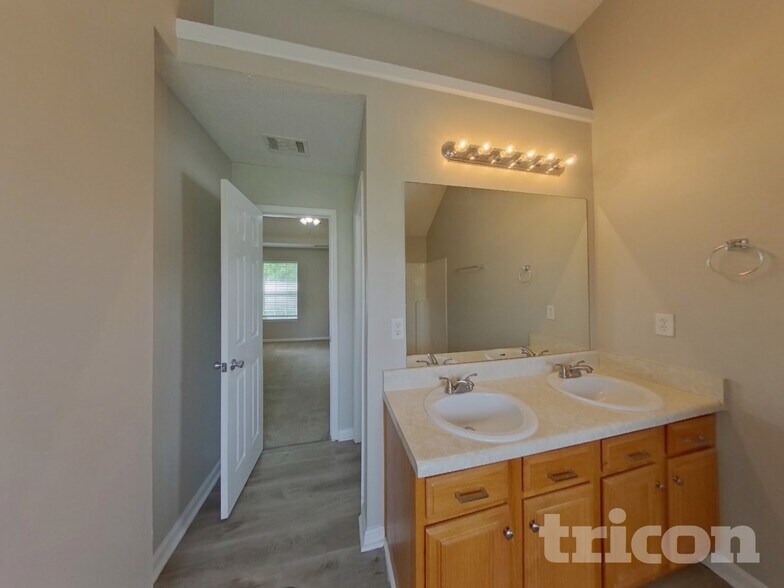 Building Photo - 6684 Overlook Ridge