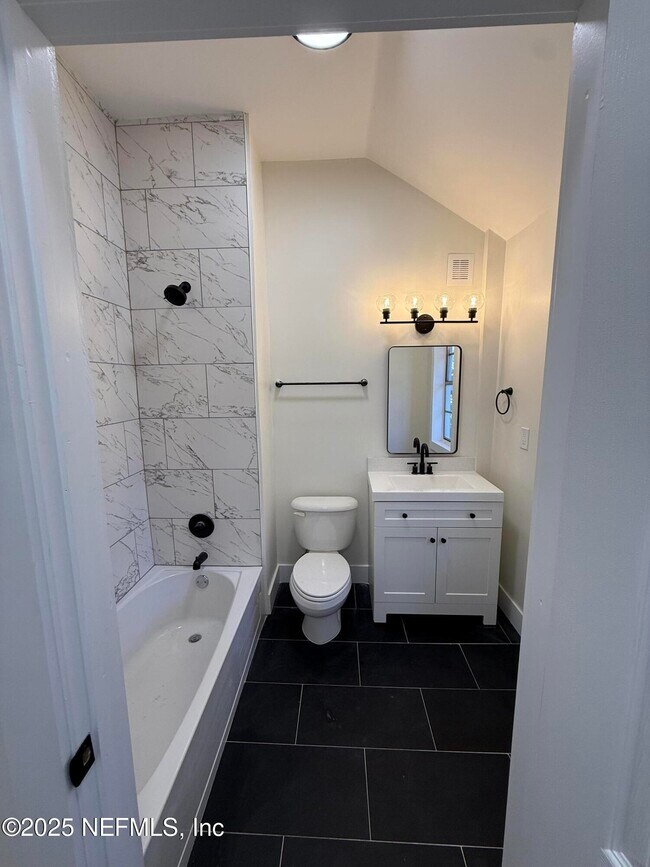 Building Photo - 3816 Boone Park Ave