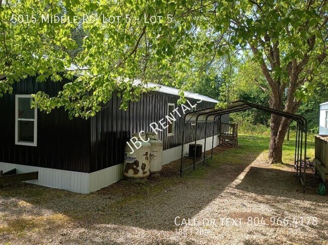 Building Photo - 5015 Middle Rd