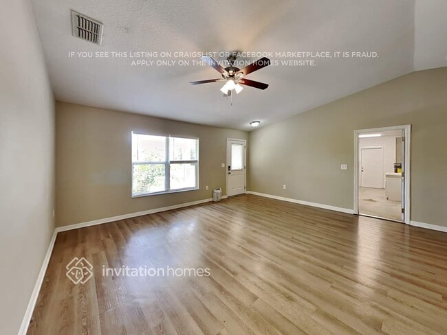 Building Photo - 2826 Gisela Rd