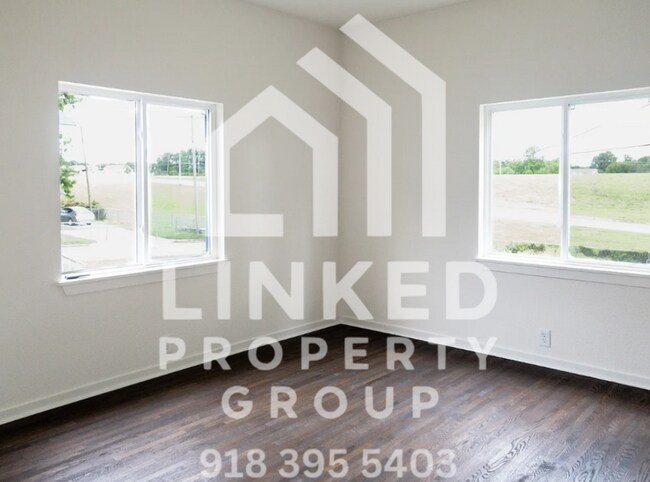 Building Photo - Beautifully Updated 3-Bedroom Home Near Downtown Tulsa
