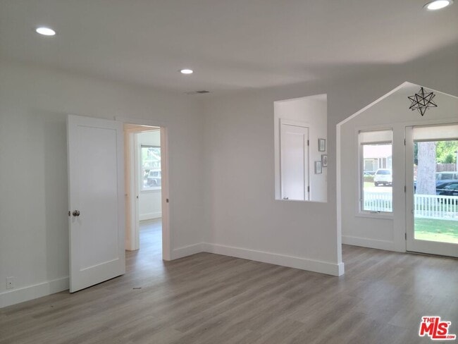 Building Photo - 4419 Wortser Ave