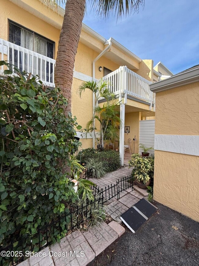 Building Photo - 340 Lofts Dr