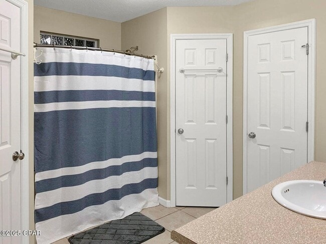 Building Photo - 6416 Wildwood Ct