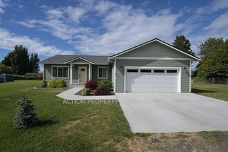 Building Photo - 2 bed + office, 2 bath home in Sequim