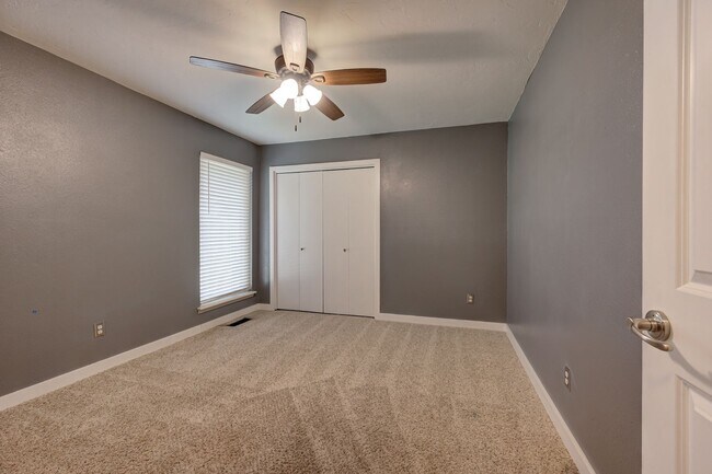 Building Photo - 3619 Chatham Ct