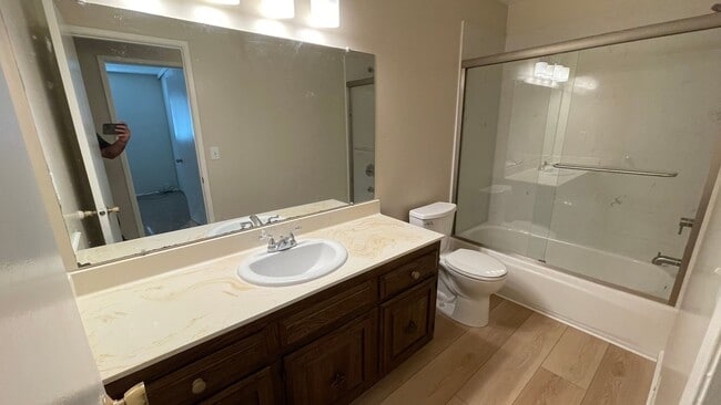 Building Photo - Beautifully updated 3 bedroom, 2 bathroom home in Bay Point