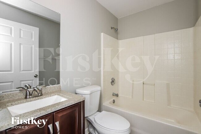 Building Photo - 2750 Felix Rd SE