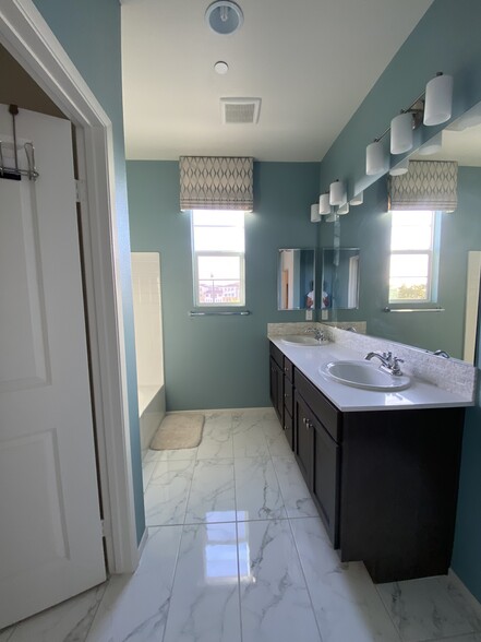 master bathroom - 1266 Santa Victoria Rd