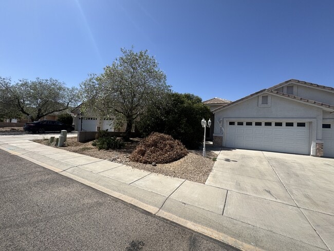 Building Photo - 2053 Gene Autry Dr