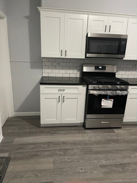 Building Photo - 517 Rev S Howard Woodson Jr Way