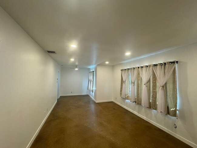 Building Photo - Cabazon single house 4 bed 2 bath for lease