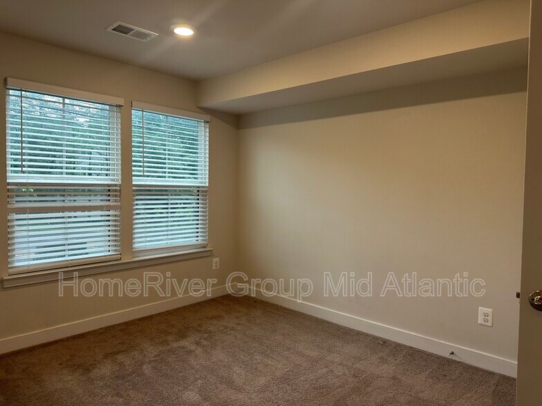 Building Photo - 9342 Sweetbay Magnolia Ct