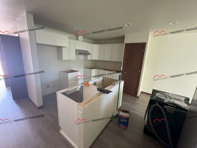 Building Photo - R289A