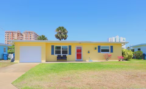 Primary Photo - 3255 La Paloma Ave
