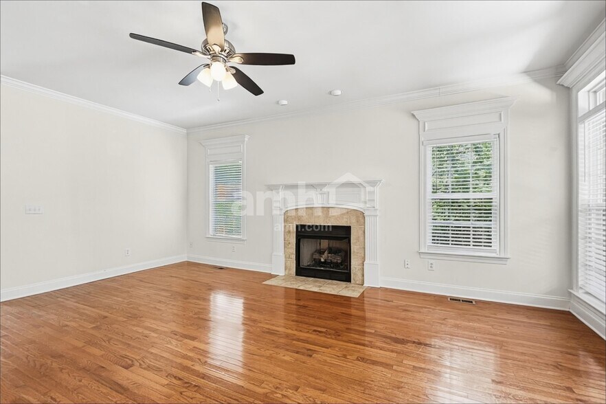 Building Photo - 3024 Silver Springs Ct