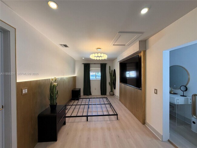 Building Photo - 2340 SW 42nd Way