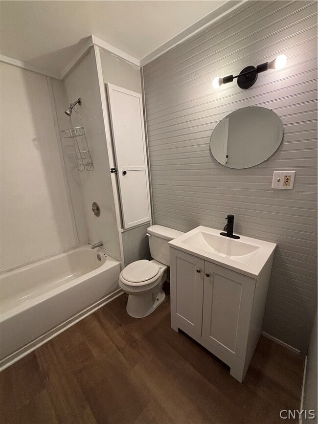 Building Photo - 702 Leray St