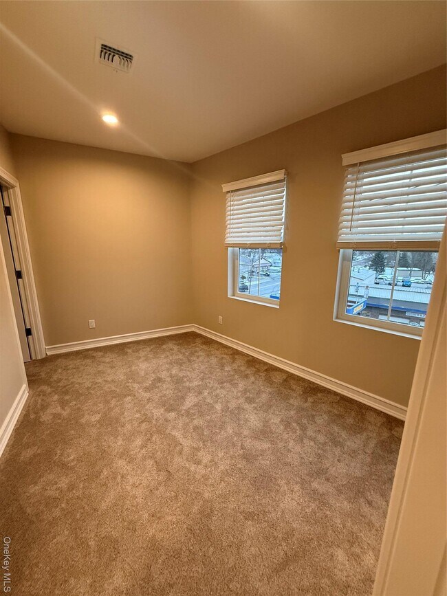 Building Photo - 122 Greenwich Ave