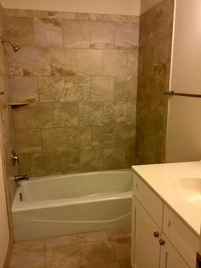 Building Photo - 815 Seabury Ct