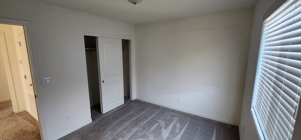 Building Photo - 162 Sweetwater Ln