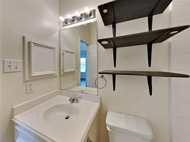 Building Photo - 864 Rock Harbor Ln