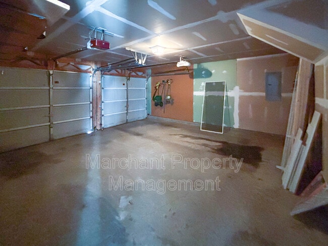 Building Photo - 113 W Okaloosa Way