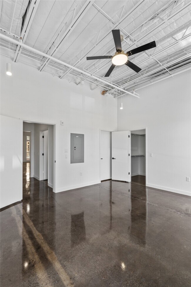 Building Photo - 3401 Louisiana St