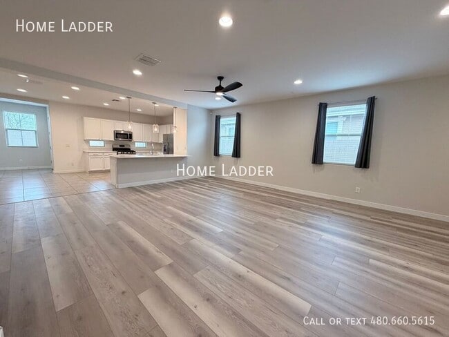 Building Photo - 2881 E 27th Ave