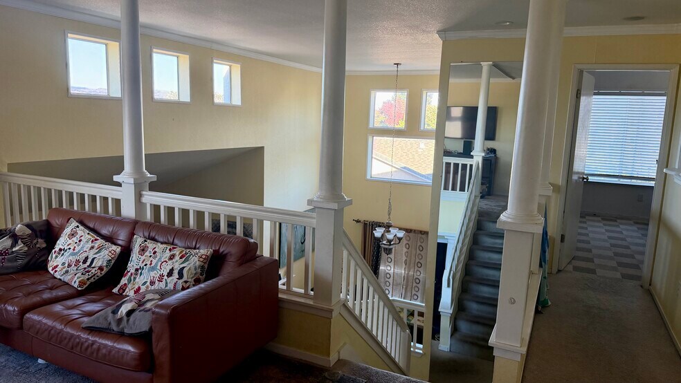 Building Photo - 752 Vinca Ct