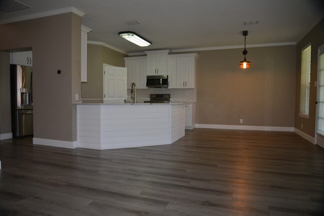 Building Photo - 11715 Oakwood Rdg