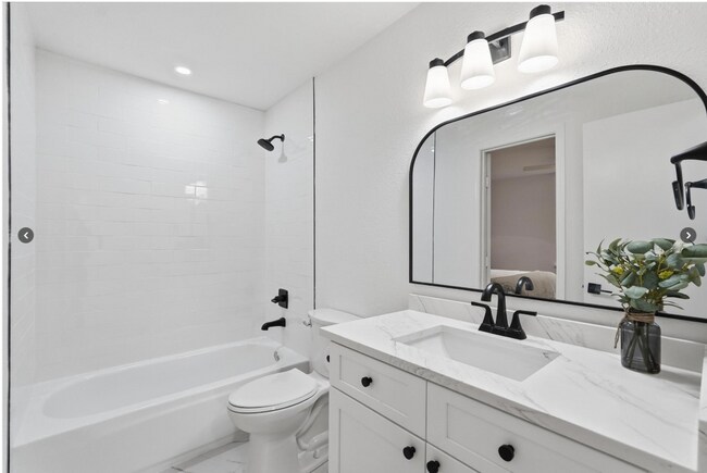 Building Photo - 3233 Shield Ln