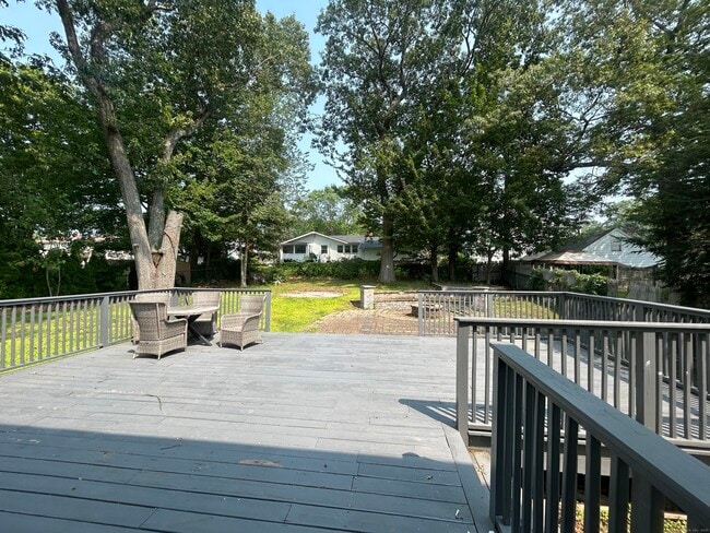 Building Photo - 14 Normandy Dr