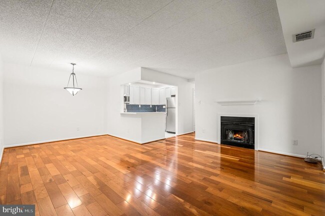 Building Photo - 93 Le Forge Ct