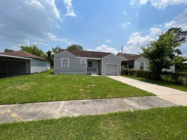 Primary Photo - Gorgeous all renovated Home in Beaumont, TX!