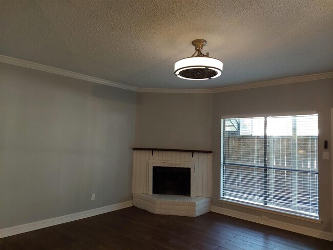 Primary Photo - 1100 Augusta Dr