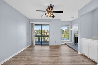 Building Photo - Great Location!