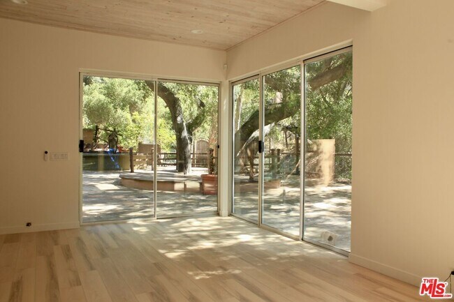 Building Photo - 1578 Topanga Skyline Dr
