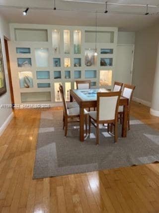 Building Photo - 5005 Collins Ave