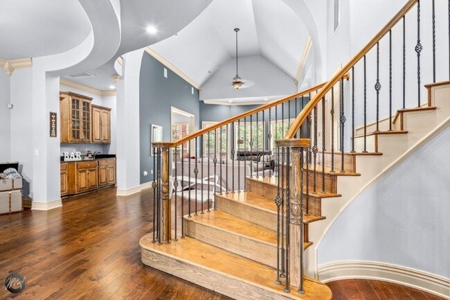 Building Photo - 5106 S Sloan Cir