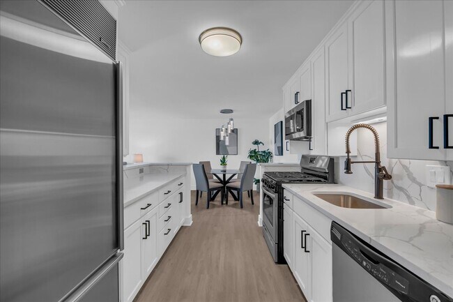 Building Photo - 411 S Old Woodward Ave