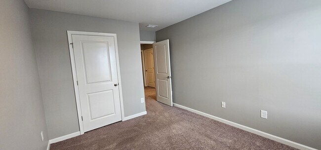 Building Photo - Luxury Meets Privacy in This 4-Bedroom Cul...