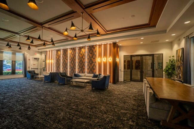 Building Photo - 17081 Five Waters Ave