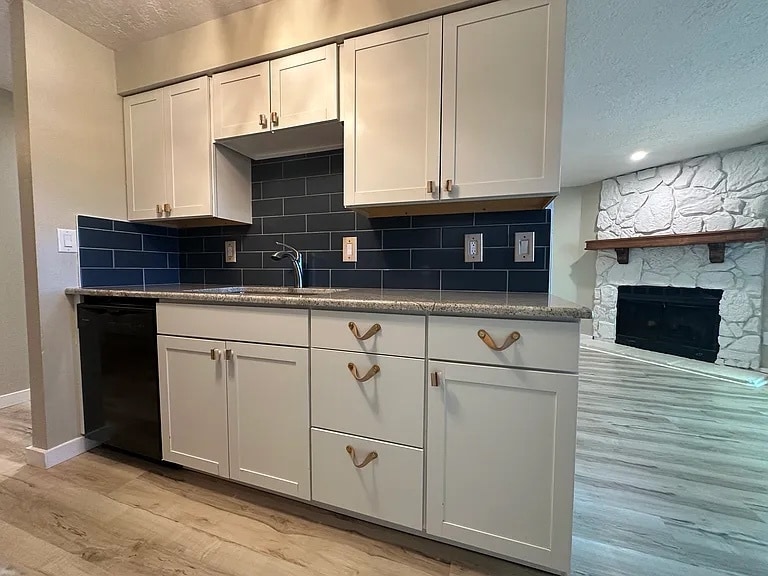 Kitchen - 8504 SW Mohawk St