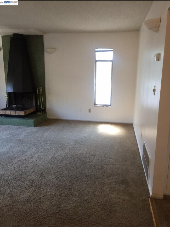 Building Photo - 954 F St