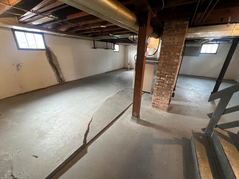 Building Photo - 152 Rodney Ct