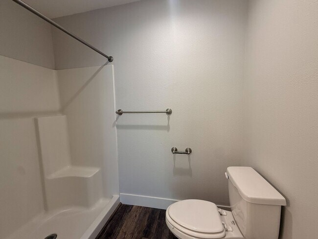 Building Photo - HONEYBEE5711-5713