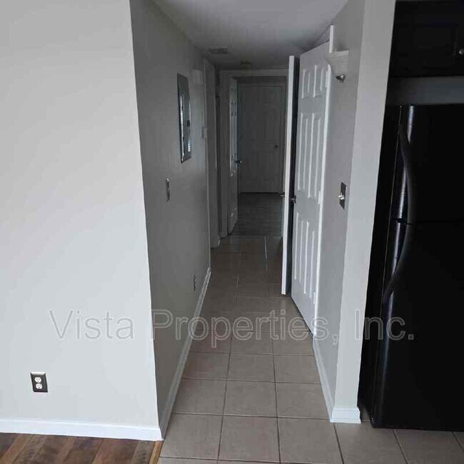 Building Photo - 737 N Hite Ave