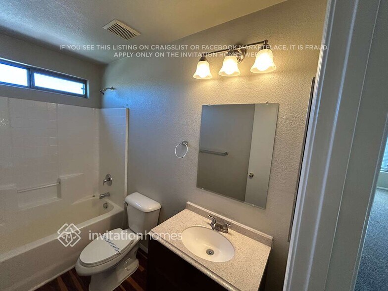 Building Photo - 7208 S 56th Ave