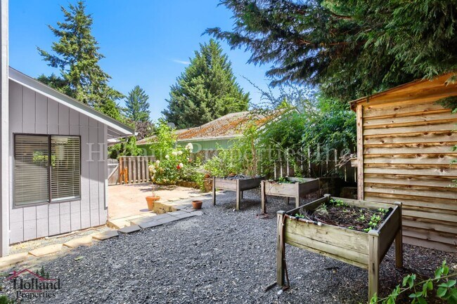 Building Photo - Beautiful Pet-Friendly Single-Family Home in Beaverton!